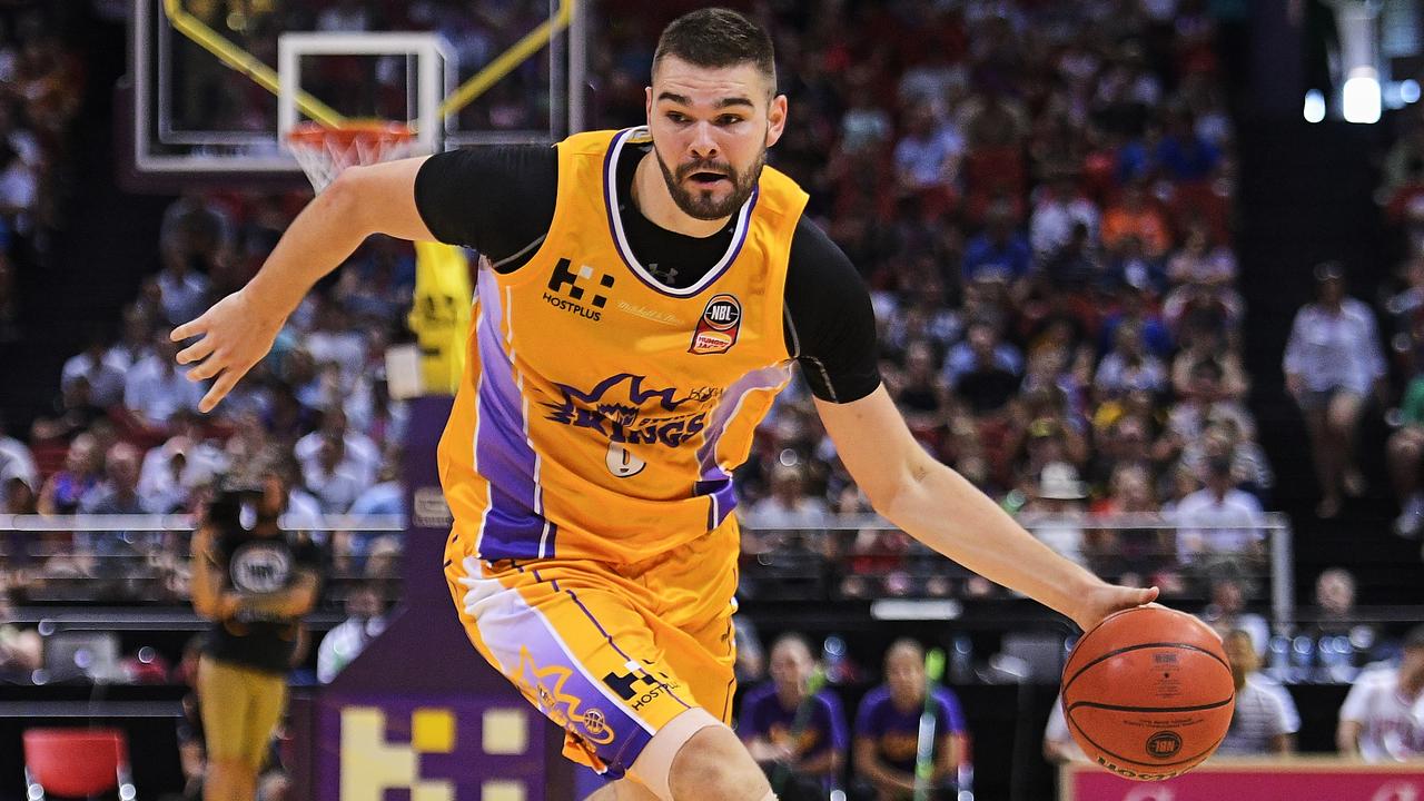 Isaac Humphries signs with the Atlanta Hawks.