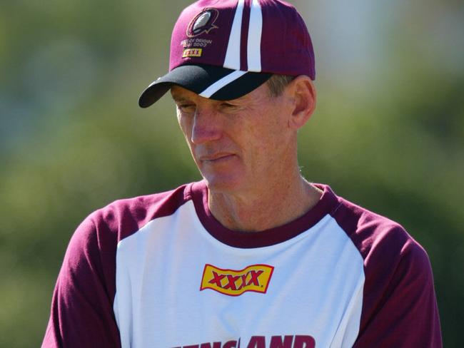 JUNE 5, 2003 : Coach Wayne Bennett during Queensland State of Origin training in Brisbane, 05/06/03. Pic David Kapernick.Rugby League F/L