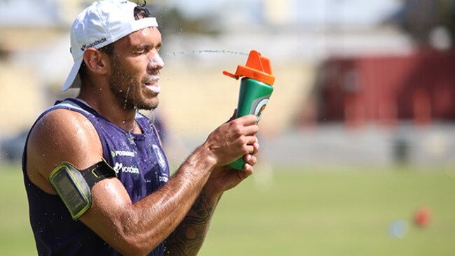 Fremantle's Harley Bennell cools off during pre-season training.