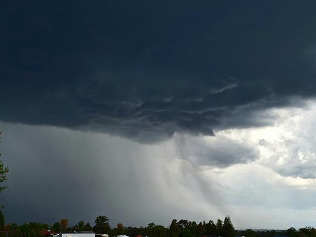 The severe thunderstorm above Purga. Photo: Brisbane Weather