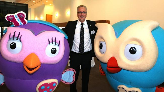 Former ABC boss Mark Scott with Giggle and Hoot.