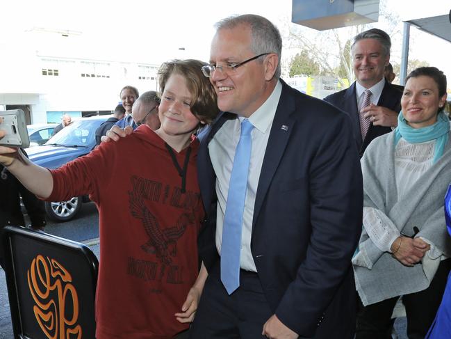 06/09/2018  Prime Minister Scott Morrison visiting Albury. Pictured walking down Dean Street with his wife and local member Sussan Ley