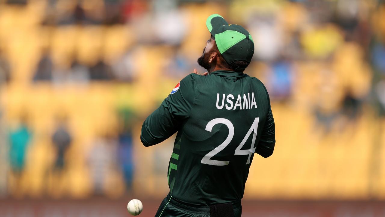 It could have been a different story, had Usama Mir not dropped this catch from Warner. Picture: Getty Images