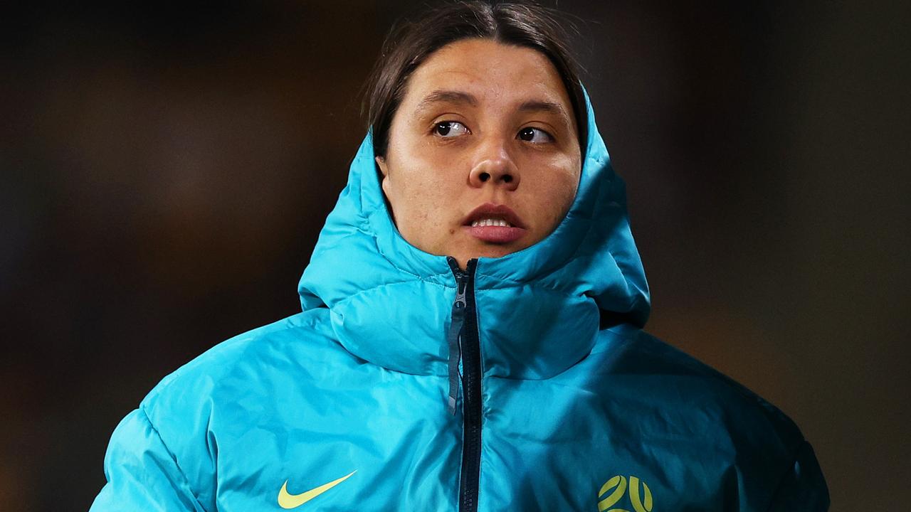 Matildas fans unite behind Sam Kerr injury timing call amid coaching controversy