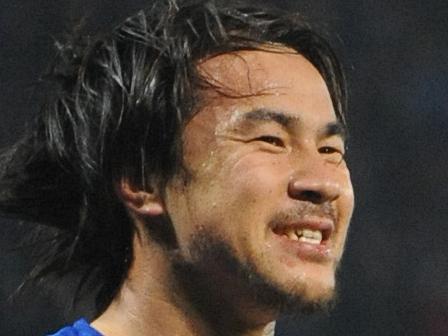 Leicester’s Shinji Okazaki celebrates after scoring during the English Premier League soccer match between Leicester City and Newcastle United at the King Power Stadium in Leicester, England, Monday, March 14, 2016. (AP Photo/Rui Vieira)