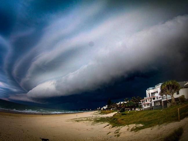 Wild weather rolls into Gold Coast. Picture: Chris Percy