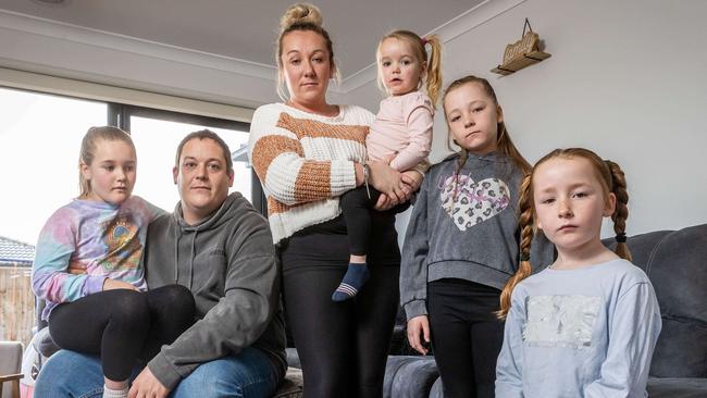 Stacey Triffett and her partner Chris Kimpton with their children Kayleigh 9, Lacy 7, Ruby 6 and Holly 2. Stacey and Chris own a small business and have 5 children combined. Stacey says they are struggling to make ends meet. Picture: Jake Nowakowski