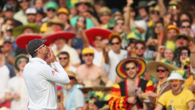 Kevin Pietersen blows kisses to The Gabba faithful.