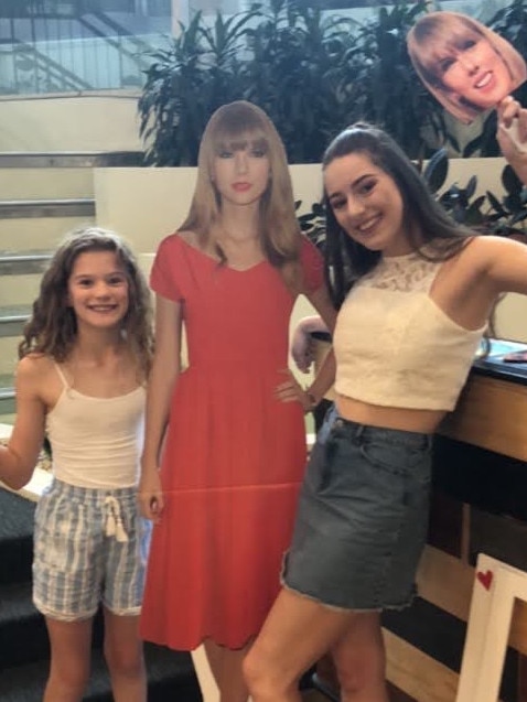 And with her sister Molly Cassel at the 2018 Reputation show.