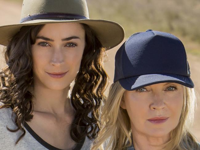 Geraldine Hakewill as Chelsea Rebecca Gibney as Lola in Wanted