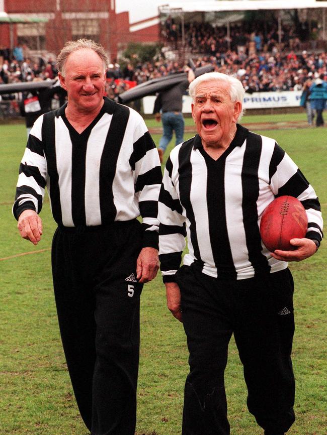 28/08/1999. Collingwood v Brisbane Lions. The last game at Victoria Park. Bob Rose and Lou Richards.