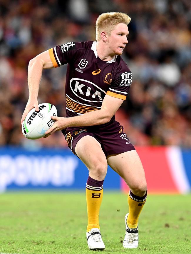 Tom Dearden of the Broncos looks to pass during the round six NRL match between the Brisbane Broncos and the Penrith Panthers at Suncorp Stadium. (Photo by Bradley Kanaris/Getty Images)