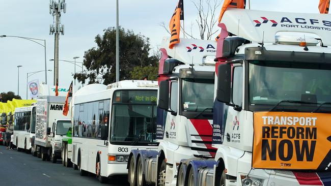 Truck drivers are taking part in a national convoy calling for transport reform. Picture: NCA NewsWire/Luis Enrique Ascui.