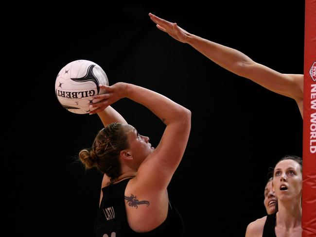 New Zealand's Cathrine Latu looks to take a shot at goal during the New World Series, at ILT Stadium, Invercargill, New Zealand, Thursday, October 02, 2014. (AAP Image/SNPA, Dianne Manson) NO ARCHIVING, EDITORIAL USE ONLY