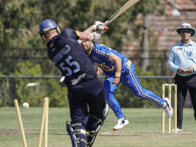 VSDCA: Ormond bowler Rodney Bird rips through Brighton’s Justin Butterfield. Picture: Valeriu Campan