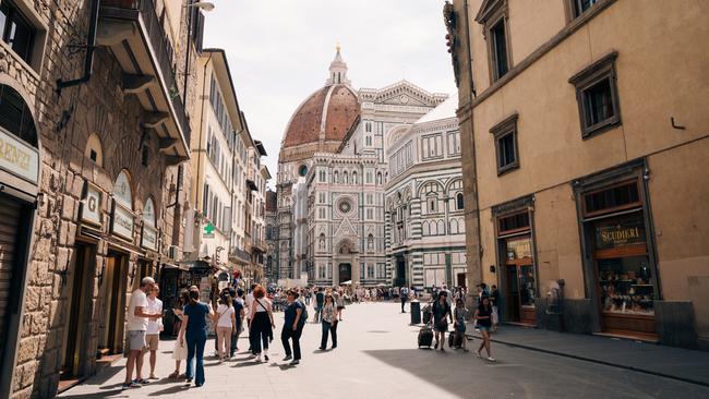 The last stop before we return to Rome is Florence, and I just can’t get used to the beauty of the city. 