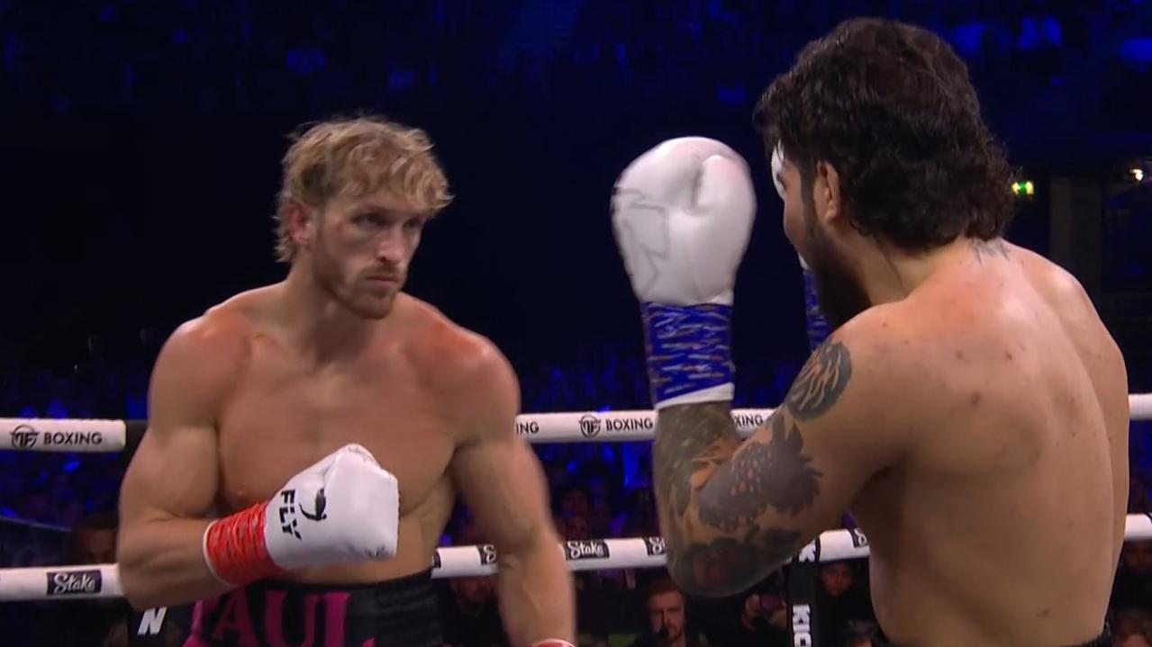 Logan Paul takes on Dillon Danis.
