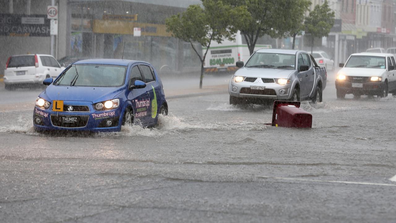 Geelong floods 2016: photos of cars floating, damage in city, Herne ...