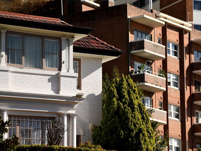 Residential housing in Sydney's inner east, Thursday, July 26, 2018. Tumbling house prices in Sydney and Melbourne are the main drivers behind the first annual drop in national property prices in six years, a new report shows. (AAP Image/Joel Carrett) NO ARCHIVING