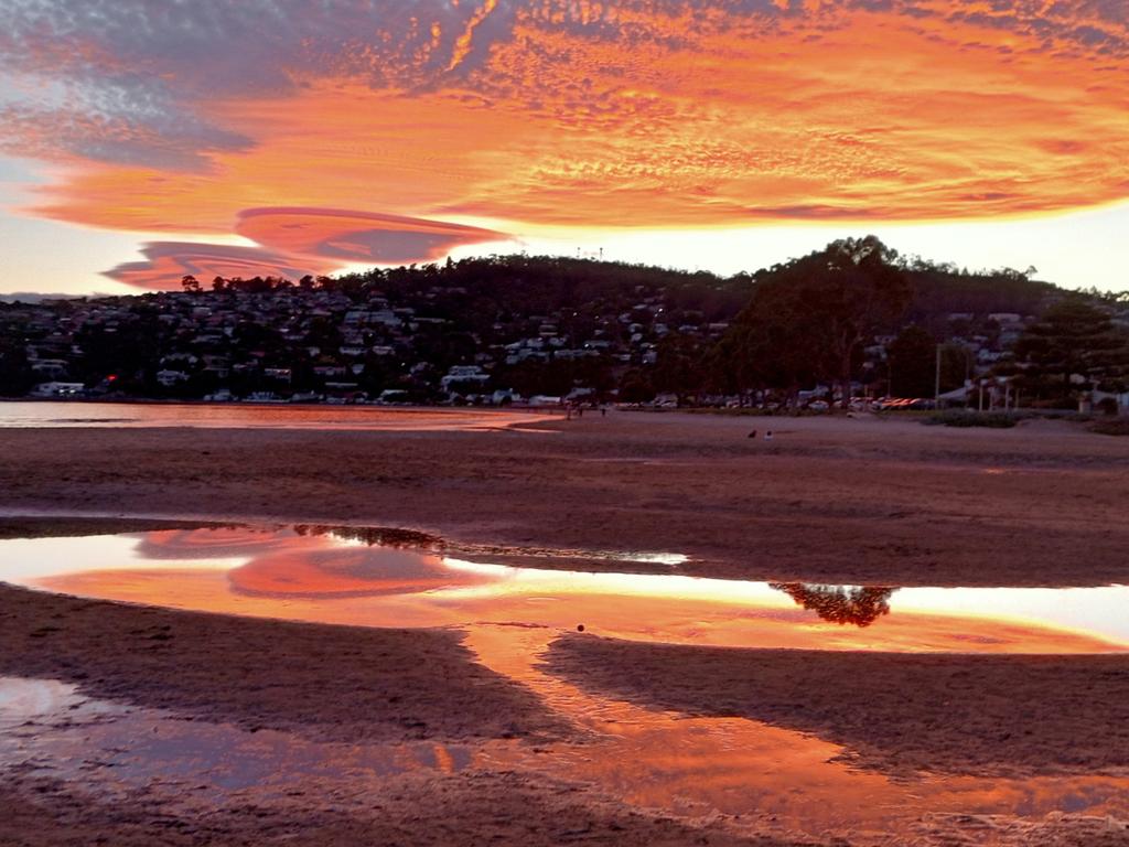 Your Focus on Tasmania. Browns River at sunset. Picture: Barrie Nicholson ***ONE TIME USE ONLY***