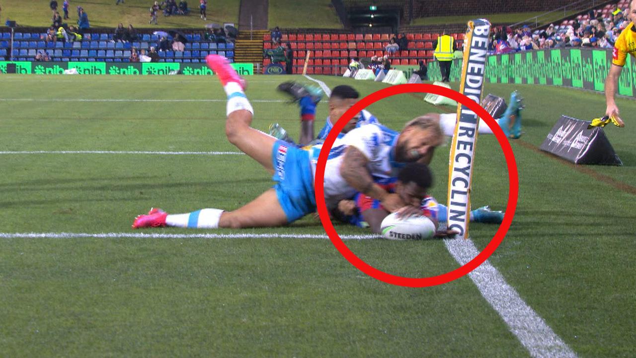 Edrick Lee's fourth try came with a hint of controversy.