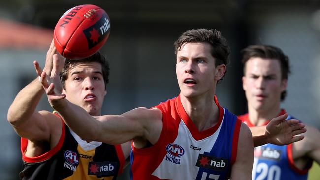 Charlie Comben gathers possession for Gippsland Power in the NAB League.