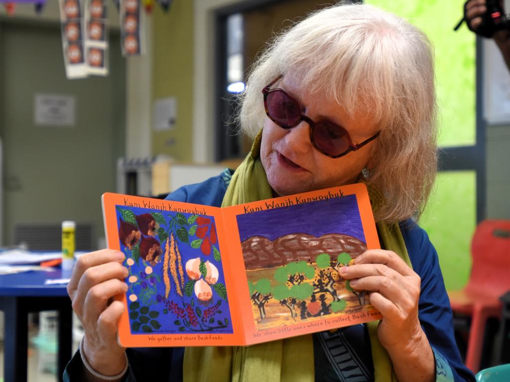 Gunbalanya School's first Families as First Teachers educator Nuala Scannell runs through conversational reading exercises. Picture: Sierra Haigh