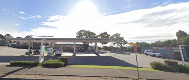 7-Eleven service station at Edensor Park.