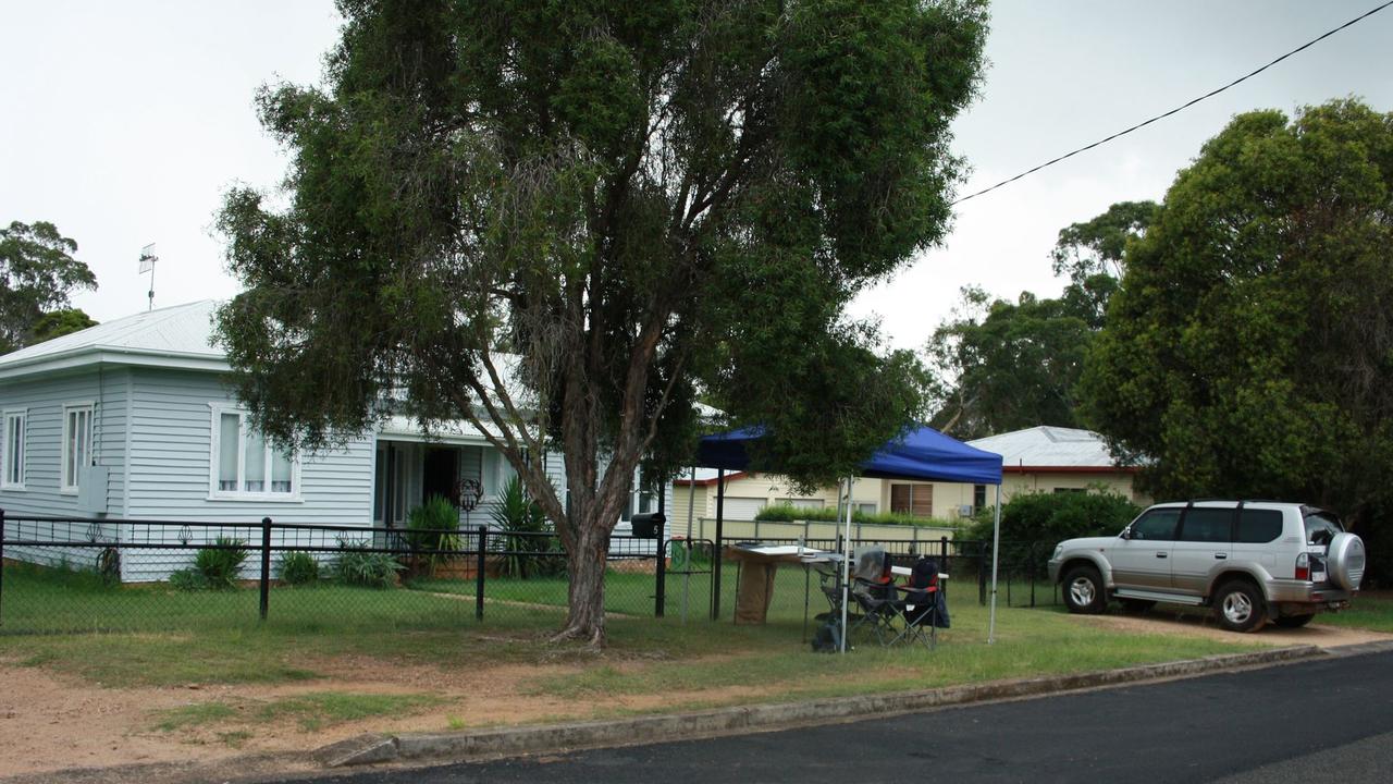 Police have established a crime scene at this Park Road home. Photo: Jordan Philp.