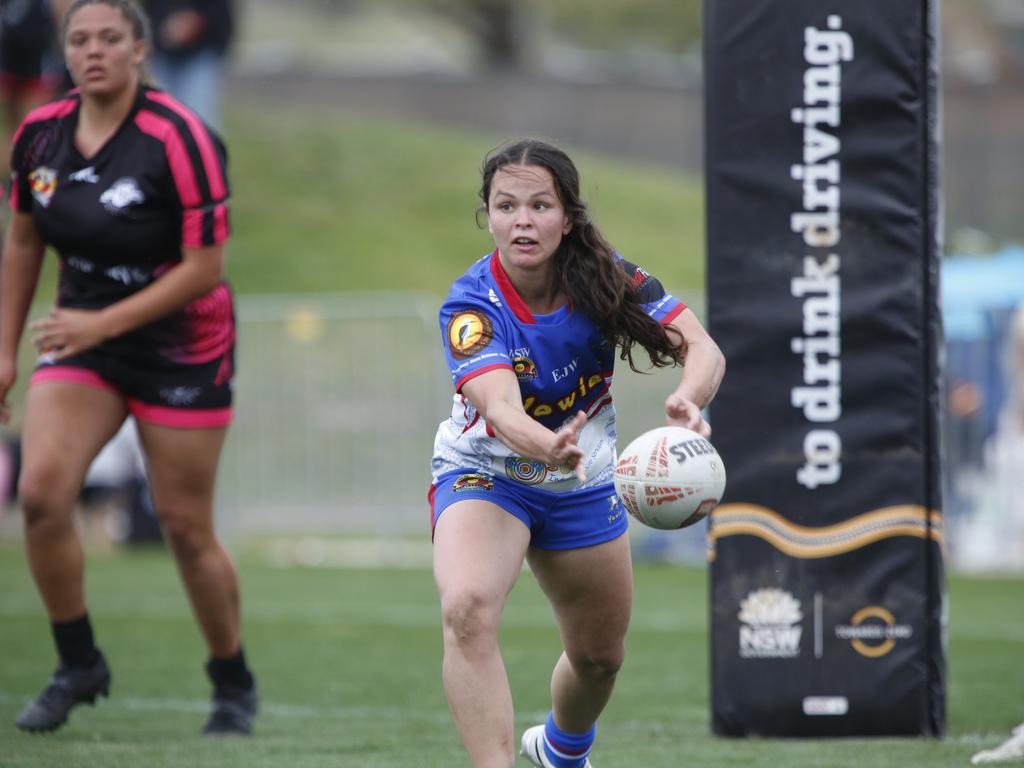 Newcastle Yowies women. Picture: Warren Gannon Photography