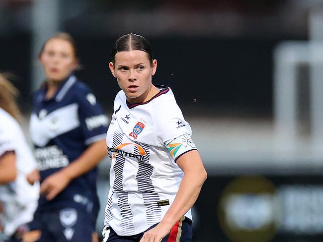 MELBOURNE, AUSTRALIA - MARCH 21: Cassidy Davis of the Jets controls the ball during the round 20 A-League Women's match between Melbourne Victory and Newcastle Jets at Home of the Matildas, on March 21, 2025, in Melbourne, Australia. (Photo by Kelly Defina/Getty Images)