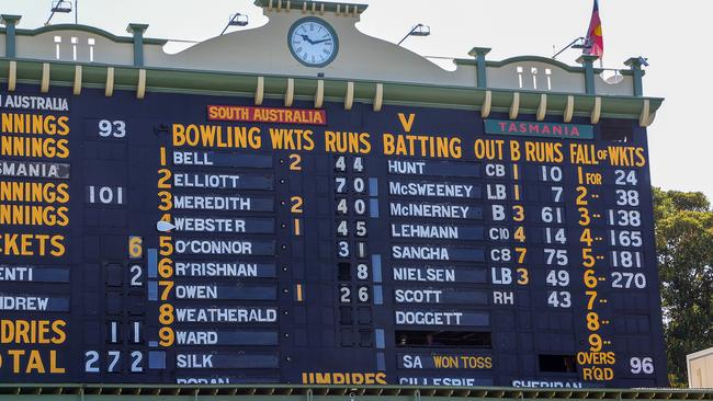 ADELAIDE, AUSTRALIA - FEBRUARY 20: General View, Scoreboard to start day 3 of  the Sheffield Shield match between South Australia and Tasmania at Adelaide Oval, on February 20, 2025, in Adelaide, Australia. (Photo by Sarah Reed/Getty Images)