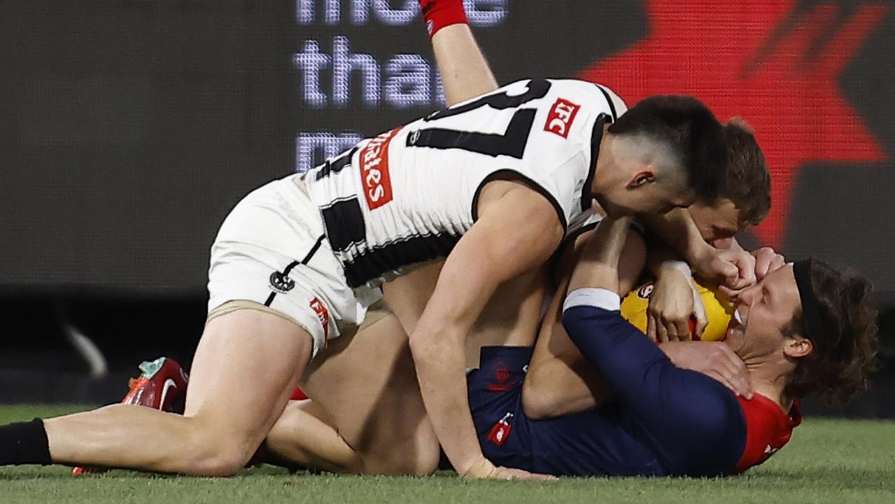 Brayden Maynard collects Ed Langdon in one of the most memorable tackles this season. Picture: Darrian Traynor/Getty Images