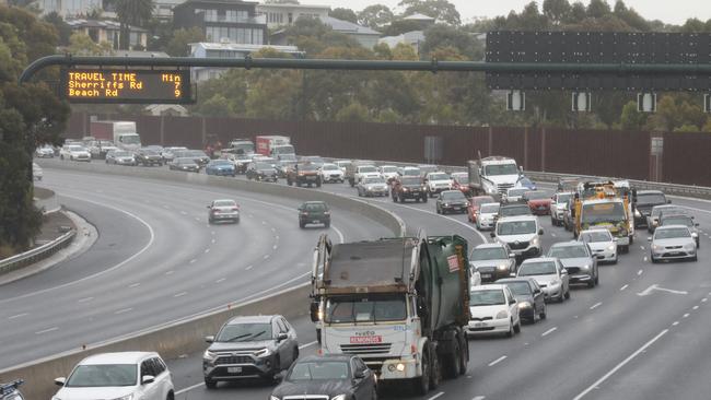 Car accident on the Southern Expressway (inbound), near the Seacombe Road bridge, caused long traffic delays in the wet weather. 25 October 2022. Picture Dean Martin