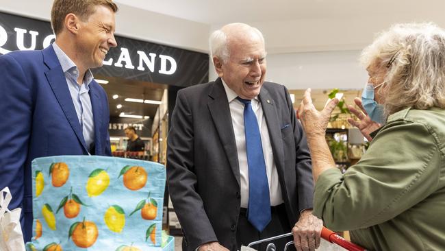 Mr Howard chats with Bernice Janz (right) on the campaign trail. NewsWire / Sarah Marshall