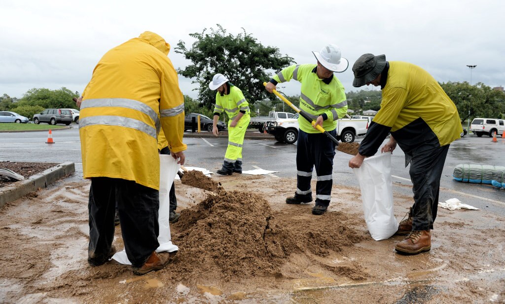 Sandbag collection point at Limestone Park. Picture: Rob Williams