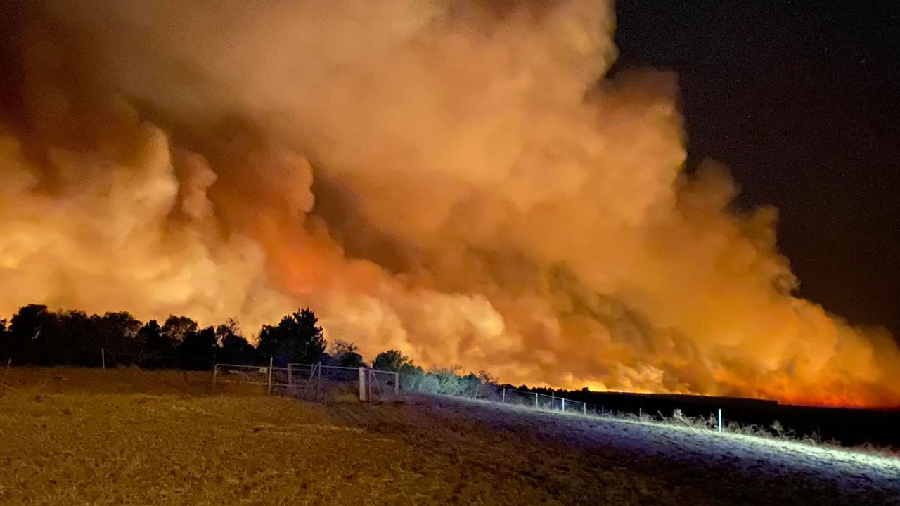 Gingin, Dandaragan Bushfire: Blaze North Of Perth Threatens Homes ...