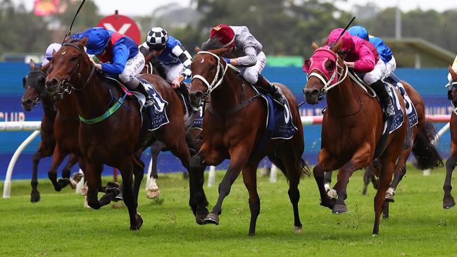 Welwal (centre) winning at Rosehill.