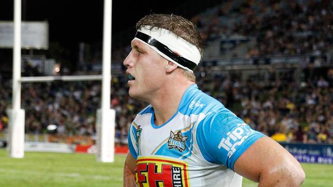 <a capiid="f7109221334e49ecfc2978ff6e50a498" class="capi-video">Interchange reduction debate</a>                     Jarrod Wallace of the Titans leaves the field during the Round 7 NRL match between the North Queensland Cowboys and the Gold Coast Titans at 1300 SMILES Stadium in Townsville, Saturday, April 21, 2018. (AAP Image/Michael Chambers) NO ARCHIVING, EDITORIAL USE ONLY