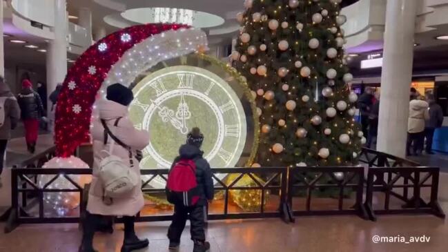 ‘Russia Can’t Steal Christmas’: Kharkiv Installs Christmas Tree in Metro Station