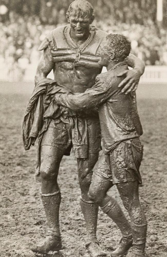 The famous picture of Provan and Summons that became the Winfield Cup trophy.