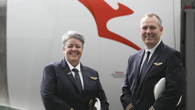 The pilots on Qantas’s first Dreamliner flight from Perth to London. Captain Lisa Norman and First Officer David Summergreene.