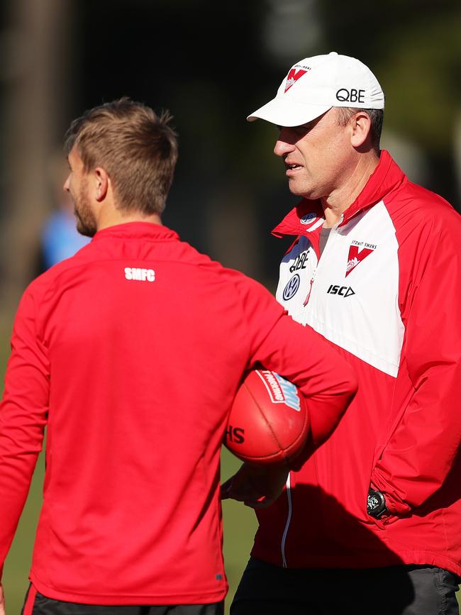 Swans coach John Longmire chats to veteran Kieren Jack. Picture: Matt King/Getty Images.