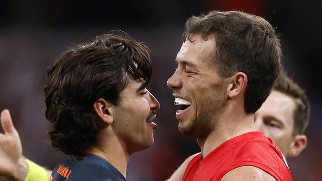 Giants Toby Bedford after winning a holding the ball against Sydney's Oliver Florent during the Sydney Derby XXVI AFL match between the GWS Giants and Sydney Swans  at Giants Stadium on August 5, 2023. Photo by Phil Hillyard(Image Supplied for Editorial Use only - **NO ON SALES** - Â©Phil Hillyard )