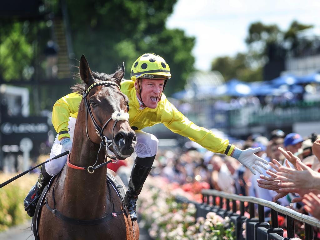 Jockey Mark Zahra gives blow by blow account of a Melbourne Cup ride