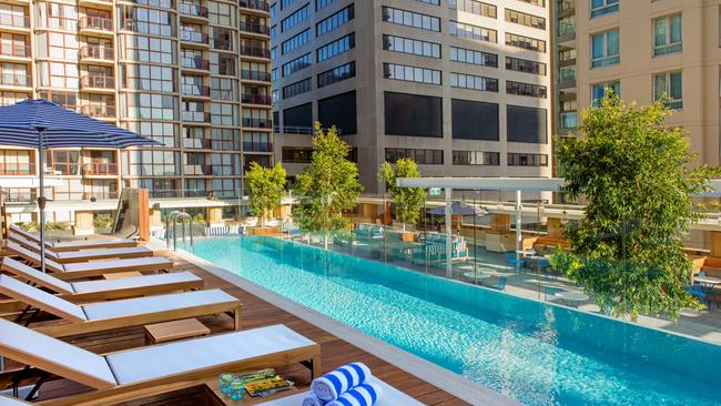 Hotel owner Jerry Schwartz has been forced to sell one of his properties, Sydney’s Four Points by Sheraton, due to Covid and his former bank’s decreasing appetite for hotels.