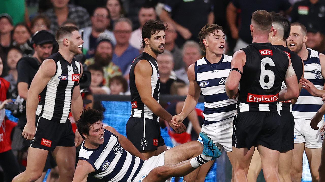 AFL news 2025 Geelong vs Collingwood, fight at quarter time, video