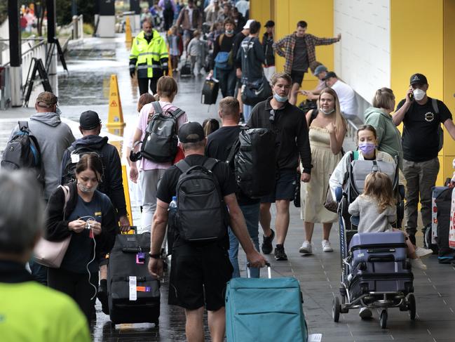 MELBOURNE APRIL, 18, 2022:  MELBOURNE AIRPORT . A busy Melbourne Airport during the Easter break as travellers endure airport delays, queues and cancellations over the Easter long weekend.Picture: NCA NewsWire / David Geraghty.