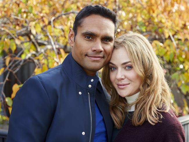 Rob Collins and his The Wrong Girl co-star Jessica Marais. Picture: Channel 10