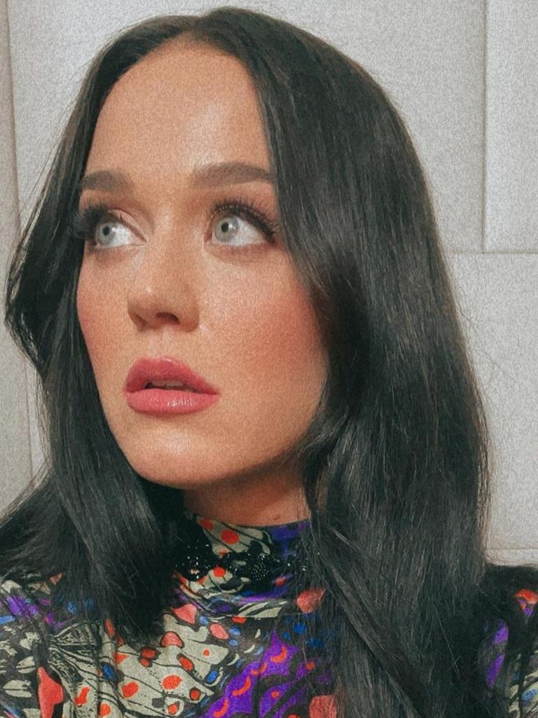 Katy Perrys A Brunette Again Fans Delighted With Return To Old Hair